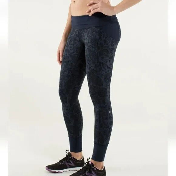 LULULEMON En Route Crop Blue Paisley Inkwell Full-On Luon Leggings SIZE 8 - Picture 1 of 11